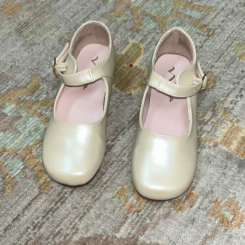 Nina pearl white Mary Jane sz 9w